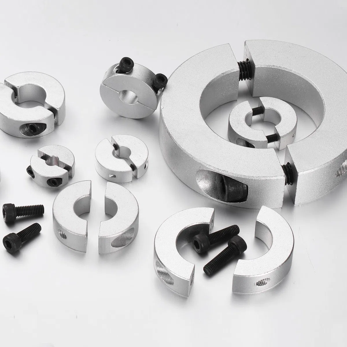 QUARKZMAN 8 Pcs Collar De Eje Doble Dividido, Collar De Sujeción De Dos Piezas Con Orificio De 5 Mm, 20 Mm De Diámetro Exterior Y 8 Mm De Grosor, Collar Dividido Con Tornillo De Fijación